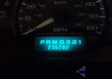 2002 Chevrolet Silverado 2500Hd из США, поврежденный, VIN 1GCHC23UX2F133420